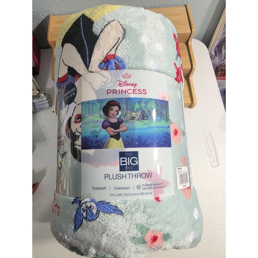 Disney Princess Snow White Big Plush Throw Blanket Animals Flowers Kohls 5x6 FT